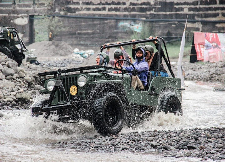 Off-road Kalikuning, Wisata Jelajah Merapi, Pemandu Wisata Yogyakarta, AWS Adventure